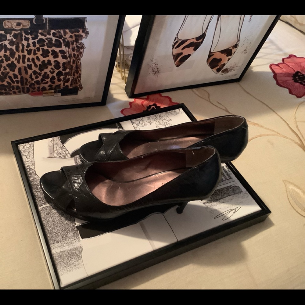 Black open toe pump